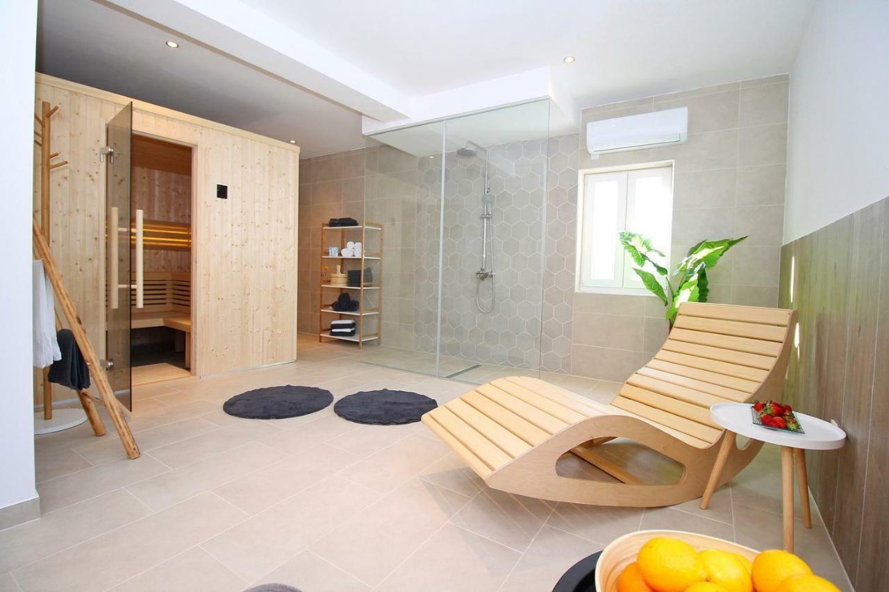 Villa Remusic Pool, Whirlpool, Sauna,4 Bedrooms, Amazing Landscape Smolonje Exterior foto